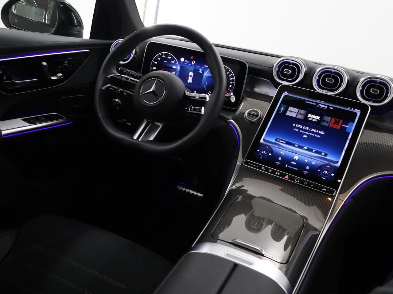 Mercedes-Benz GLC-KLASSE 300e 4MATIC AMG Line | Trekhaak | Panoramadak | Treeplanken | Premium pakket | Night pakket |