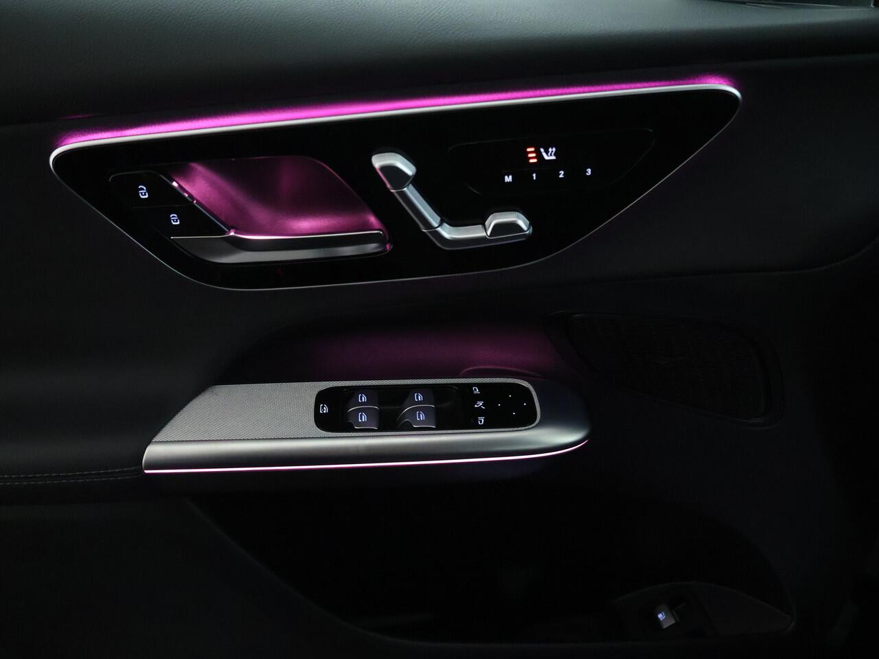 Mercedes-Benz GLC-KLASSE 300e 4MATIC Luxury Line | Avantgarde | Rijassistentiepakket plus | Memory voorstoelen | 360° camera | Stoel en Stuurverwarming | Inclusief 24 maanden MB Certified garantie voor Europa.