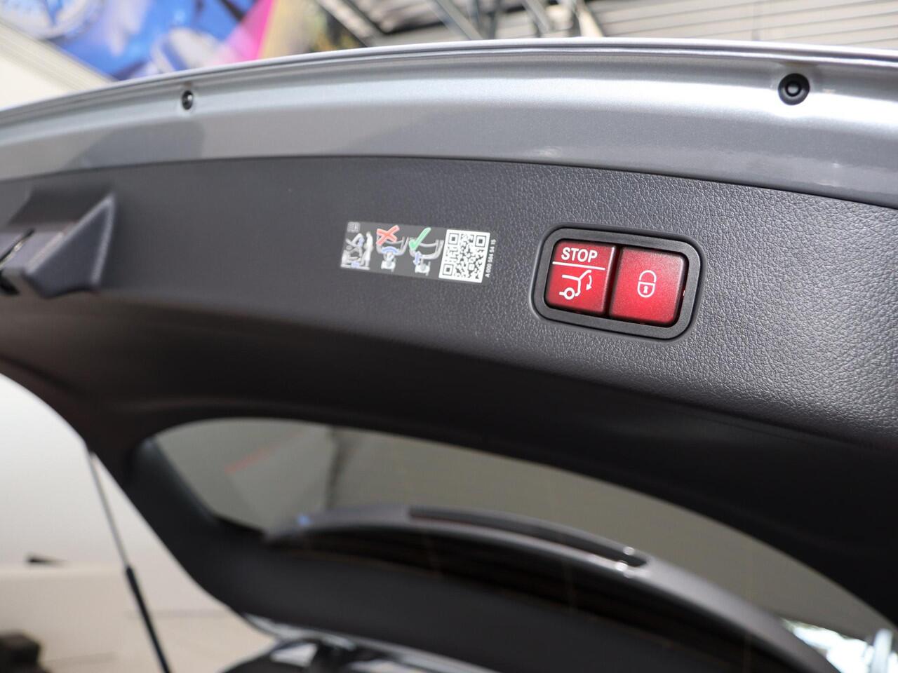 Mercedes-Benz GLC-KLASSE 300e 4MATIC Sport Edition | Panoramaschuifdak | Premium pakket | Nightpakket | 360° camera | Dodehoekassistent | DIGITAL LIGHT |