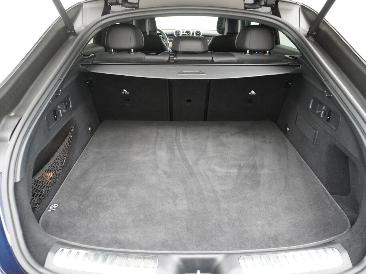 Mercedes-Benz GLC-KLASSE Coupé 300 e 4MATIC AMG Line | Distronic Trekhaak Keyless Memory