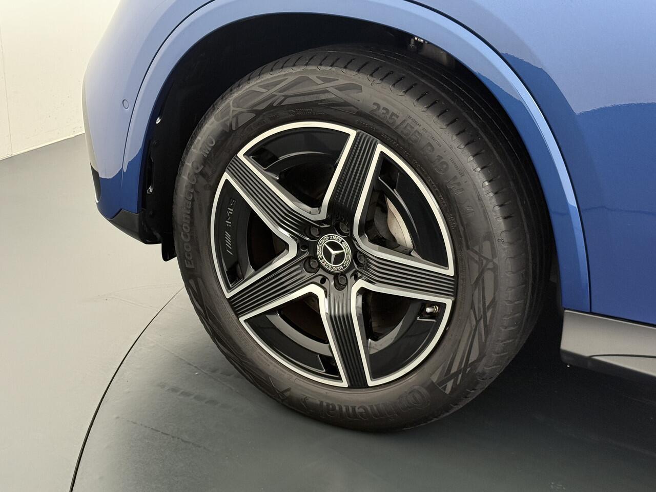 Mercedes-Benz GLC-KLASSE 300e AMG 4Matic // Trekhaak // Massage // Burmester 3D // Multi Contour Stoelen // 360 // Distronic // Panoramadak // AirBalance