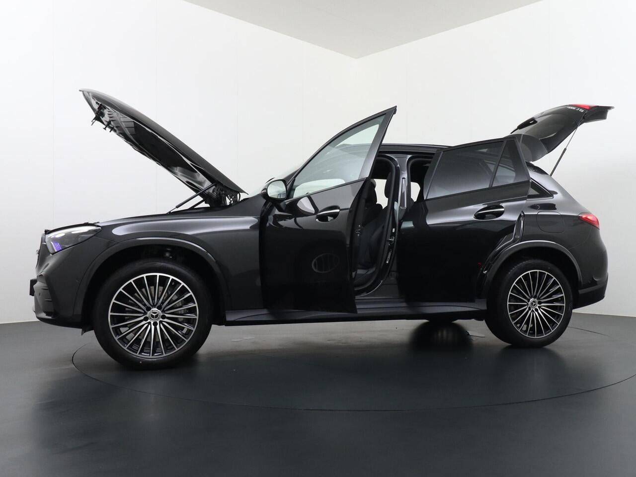 Mercedes-Benz GLC-KLASSE 300e 4MATIC Sport Edition | Panorama - Schuifdak | Memorystoelen | Apple Carplay & Android Auto | Digital Light | Niveauregeling | 360° Camera | Nightpakket | Sfeerverlichting