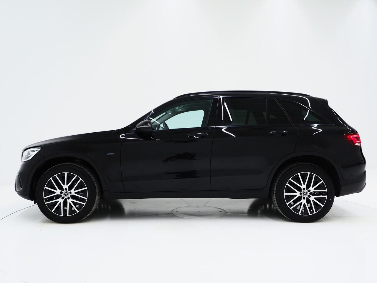 Mercedes-Benz GLC-KLASSE 300e 4MATIC Night Black | Stoelverwarming | Cruise | LED | PDC | Carplay | Climate