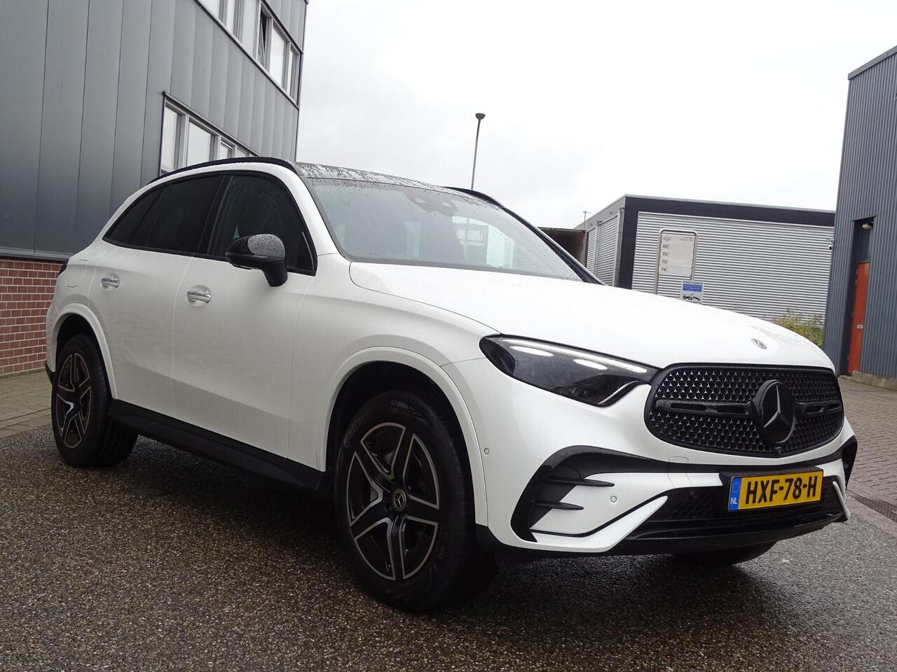 Mercedes-Benz GLC-KLASSE 300e 4MATIC AMG Line AMG LINE | NIGHT PAKKET | LUCHTVERING | ADAPTIVE CRUISE CONTROL | 360 CAMERA | SFEERVERLICHTING | PANORAMADAK | ELEKTRISCHE STOELEN | STOELVERWARMING | ELEKTRISCH ACHTERKLEP