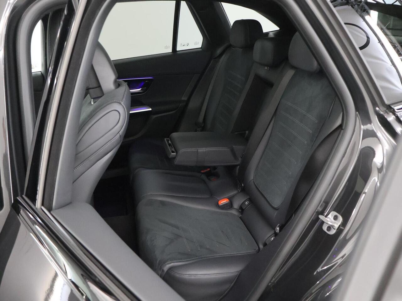 Mercedes-Benz GLC-KLASSE 300e 4MATIC AMG Night | Panoramadak | Rijassistentiepakket | Burmester | Trekhaak | Digital Light | Memory | Headup |