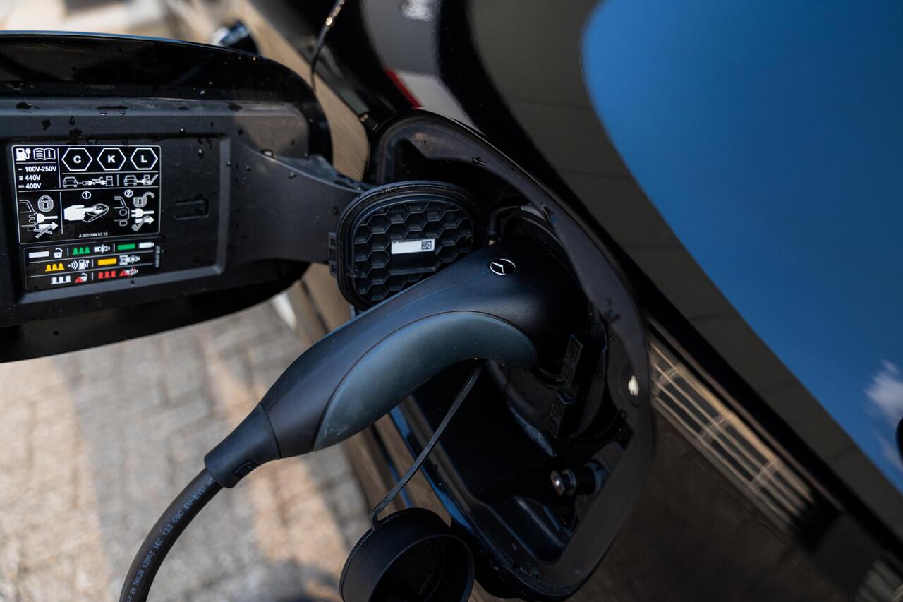 Mercedes-Benz GLC-KLASSE 300e 4MATIC AMG Line | AIRMATIC |ACHTERASBESTURING | PANO | BURMESTER | 360 | ACC | GARANTIE | DEALERONDERHOUDEN