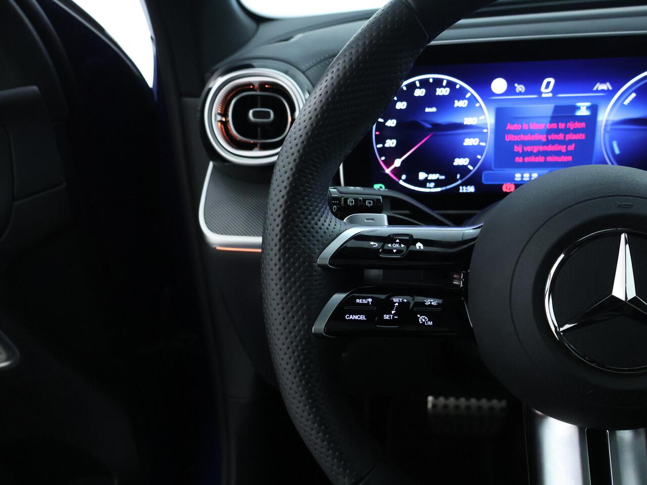 Mercedes-Benz GLC-KLASSE 300 e 4MATIC AMG Plug-In Hybride AMG line | Night Pakket | Panorama Schuif-Kanteldak | 20" multispaaks lichtmetalen AMG velgen | 360° camera. Inclusief 24 maanden MB Certified garantie voor Europa.