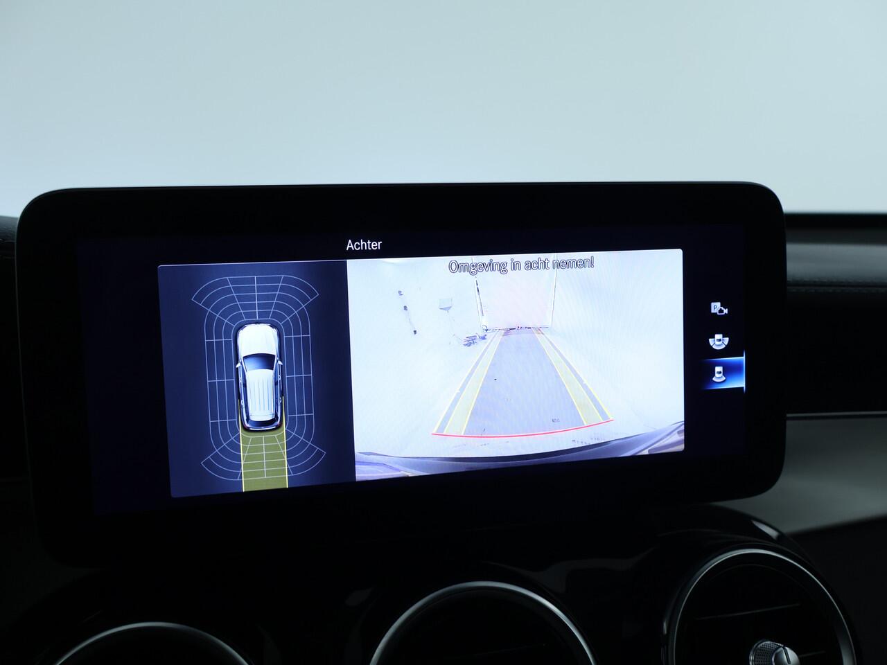 Mercedes-Benz GLC-KLASSE 300 e 4MATIC AMG Plug-In Hybride | Night Pakket | Panoramadak | 20 Inch AMG Velgen | Inclusief 24 maanden MB Certified garantie voor Europa.