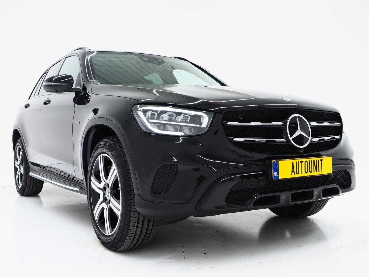 Mercedes-Benz GLC-KLASSE 300e 4MATIC Premium Night Black | Panoramadak | 360 | Keyless | Adaptive Cruise | Treeplanken | Carplay