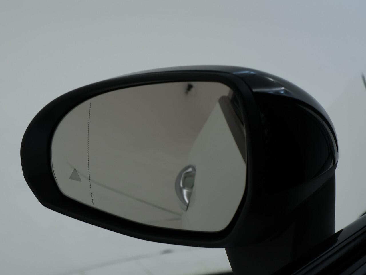 Mercedes-Benz GLC-KLASSE Coupé 300 e 4MATIC AMG Plug-In Hybride | AMG Line | Night Pakket | Panorama Schuif-Kanteldak Rijassistentiepakket plus | Head-up-Display. Inclusief 24 maanden MB Certified garantie voor Europa.