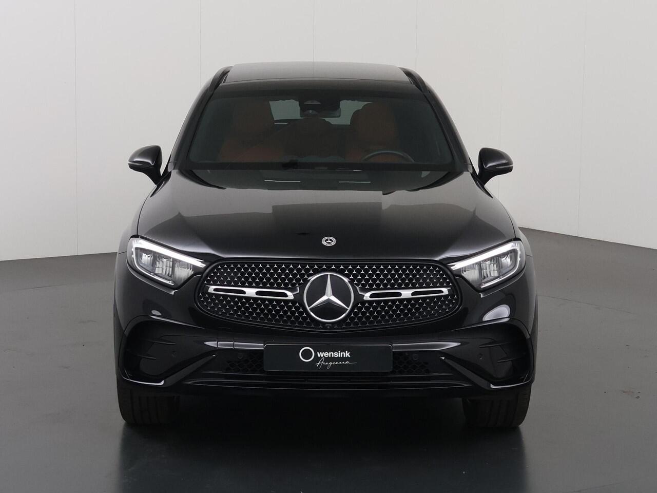 Mercedes-Benz GLC-KLASSE 300e 4MATIC AMG Line | Nappaleder bruin | Burmester | Carbon | Winter pakket | Night pakket | Panoramadak | Trekhaak |