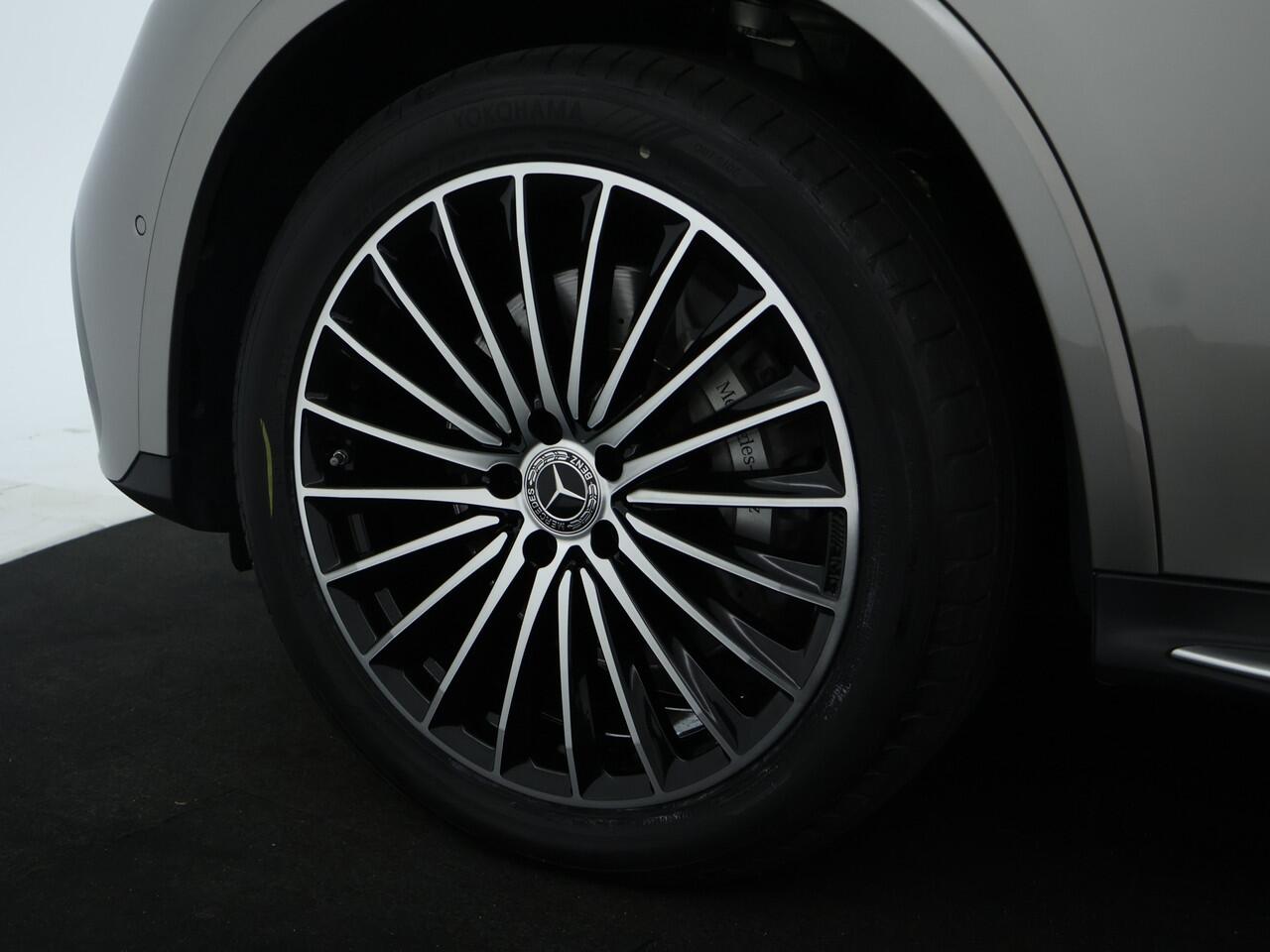 Mercedes-Benz GLC-KLASSE 300 e 4MATIC AMG Plug-In Hybride | Airmatic | Panoramadak | Rijassistentiepakket plus | Memory | 360 gr Camera | Winterpakket | Inclusief 24 maanden Mercedes-Benz Certified garantie voor Europa.