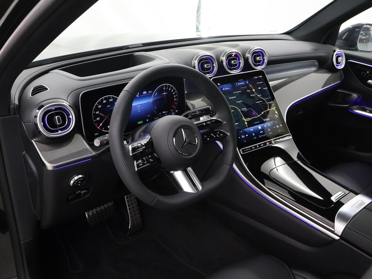 Mercedes-Benz GLC-KLASSE 300e 4MATIC Sport Edition | Panoramaschuifdak | Premium Plus | Rijassistentiepakket plus | Head-up display | Burmester | Nightpakket | Trekhaak |