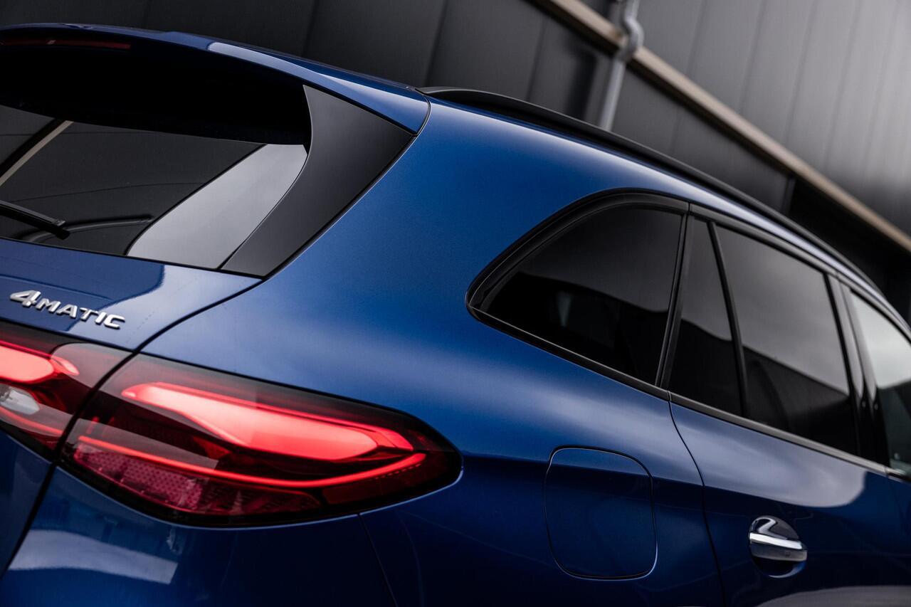 Mercedes-Benz GLC-KLASSE 300e 4MATIC Sport Edition | Panoramaschuifdak | Premium pakket | Nightpakket | Trekhaak | 360° camera | Dodehoekassistent | DIGITAL LIGHT |