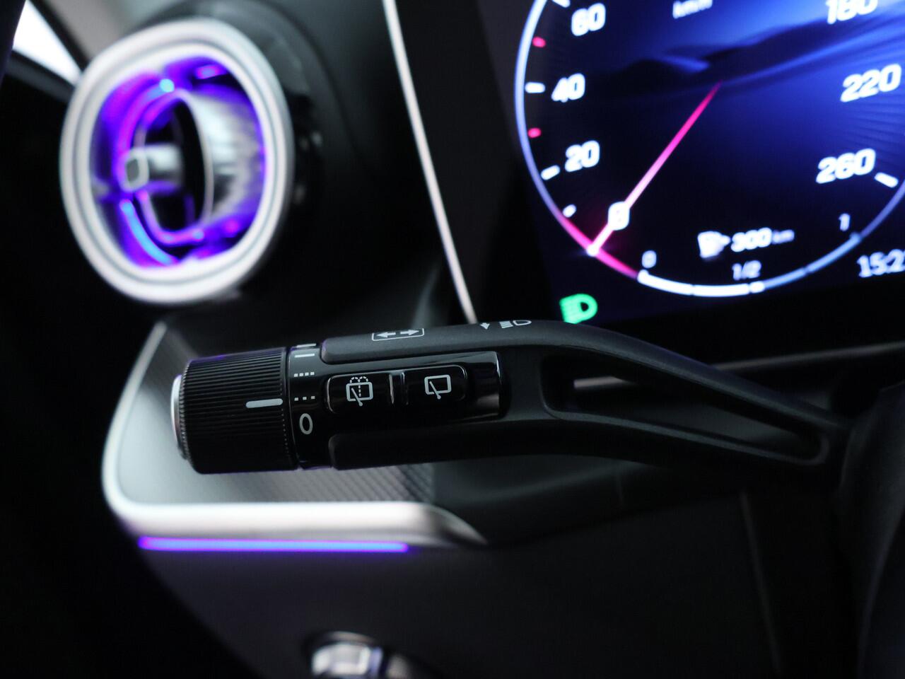 Mercedes-Benz GLC-KLASSE 300 e 4MATIC Plug-In Hybride | Avantgarde Advanced Plus | Panorama Schuif-Kanteldak | Trekhaak | Stuur en Stoelverwarming | Inclusief 24 maanden MB Certified garantie voor Europa.