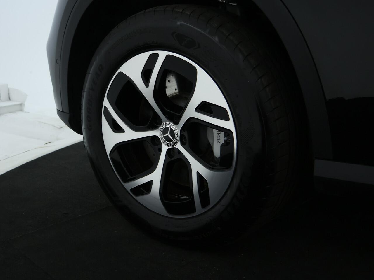 Mercedes-Benz GLC-KLASSE 300 e 4MATIC Plug-In Hybride | Avantgarde Advanced Plus | Panorama Schuif-Kanteldak | Trekhaak | Stuur en Stoelverwarming | Inclusief 24 maanden MB Certified garantie voor Europa.