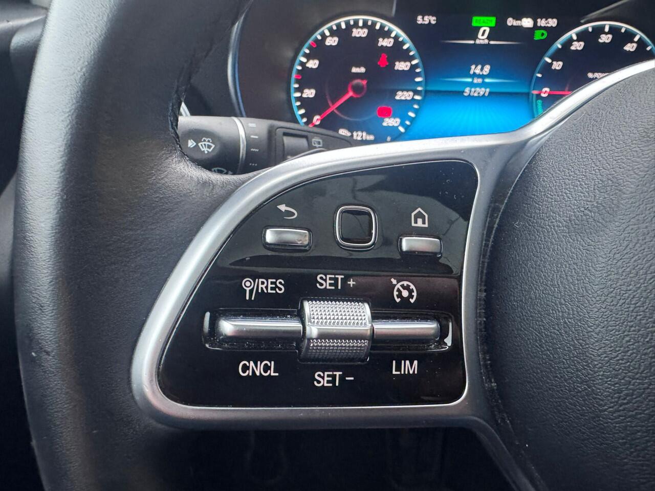 Mercedes-Benz GLC-KLASSE 300e 4MATIC Business Solution