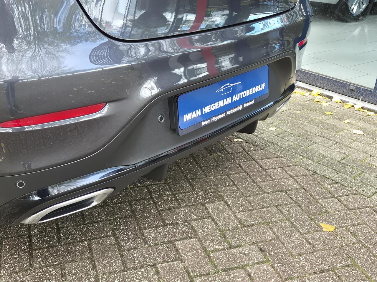 Mercedes-Benz GLC-KLASSE Coupé AMG 300e 4MATIC | Schuif / kanteldak | Wegkl. Trekhaak | Navigatie | Parkeersensoren + Camera | Cruise Control | 20inch