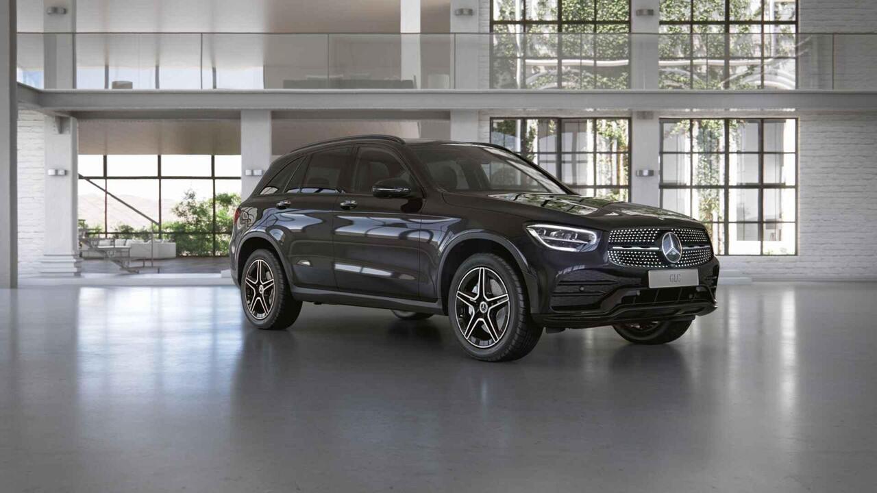 Mercedes-Benz GLC-KLASSE 300e 4MATIC Business Solution AMG | Panoramadak | Trekhaak | Rij assistentie pakket | Night pakket |