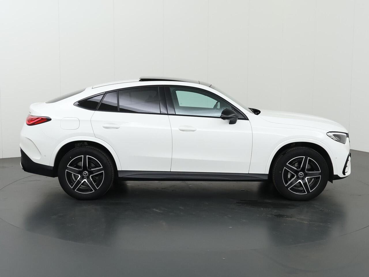 Mercedes-Benz GLC-KLASSE Coupé 300e 4MATIC AMG Line | Panoramadak | Night pakket | Trekhaak | Distronic |