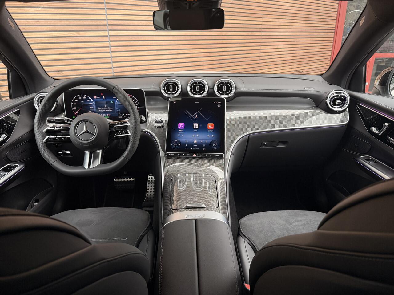 Mercedes-Benz GLC-KLASSE Coupé 300e 4MATIC AMG Line Panoramadak /360 Camera / Navigatie