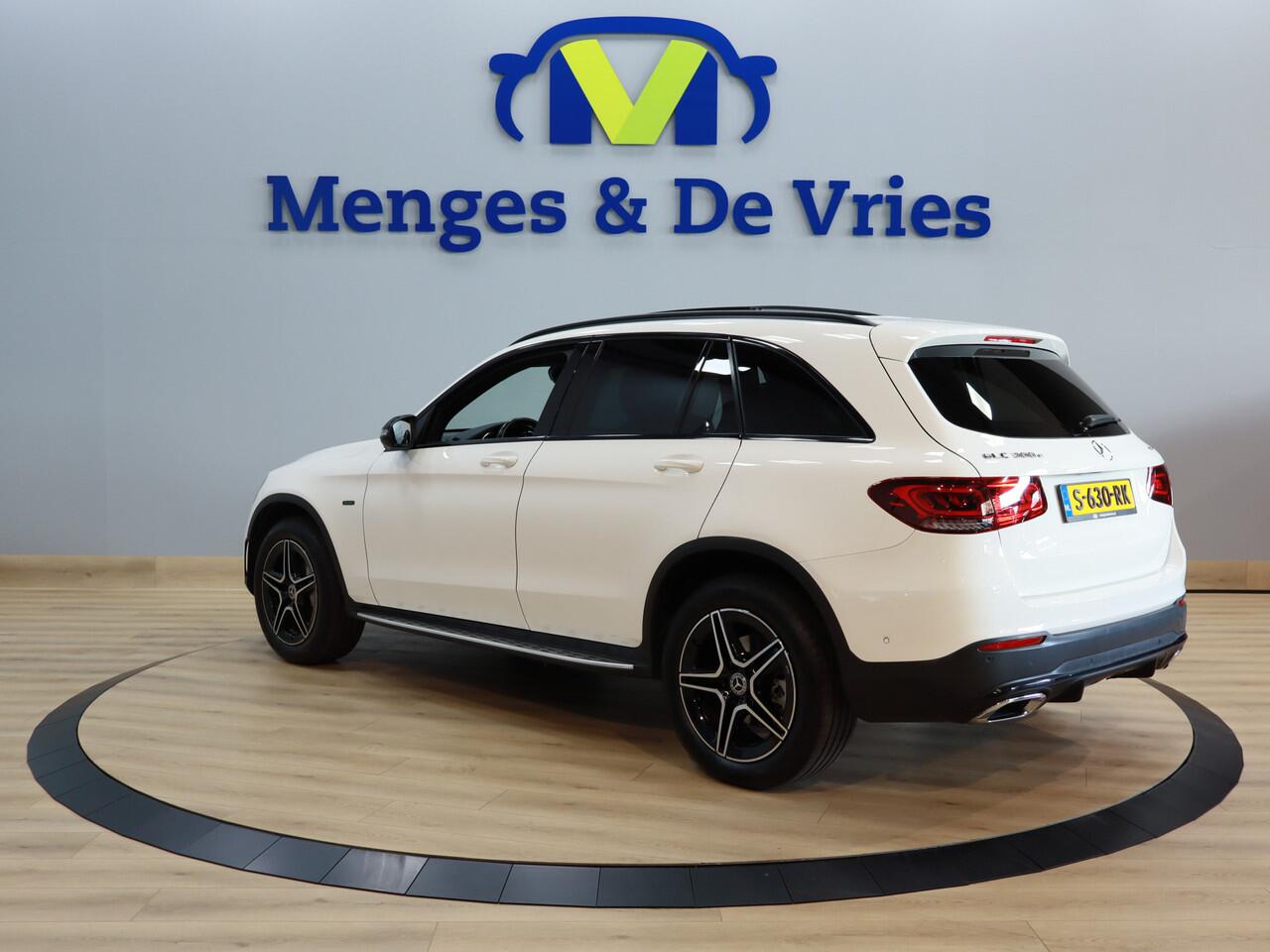 Mercedes-Benz GLC-KLASSE 300e 4MATIC Premium Plus AMG Line | Airco ECC | Panorama | Trekhaak | Virtual | 360 Camera | Cruise Control | Matrix LED | Isofix