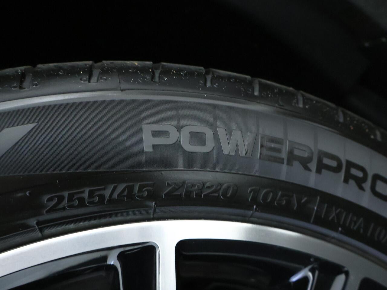 Mercedes-Benz GLC-KLASSE 300 e 4MATIC AMG Plug-In Hybride | Night Pakket | Panoramadak | 20 Inch AMG Velgen | Inclusief 24 maanden MB Certified garantie voor Europa.