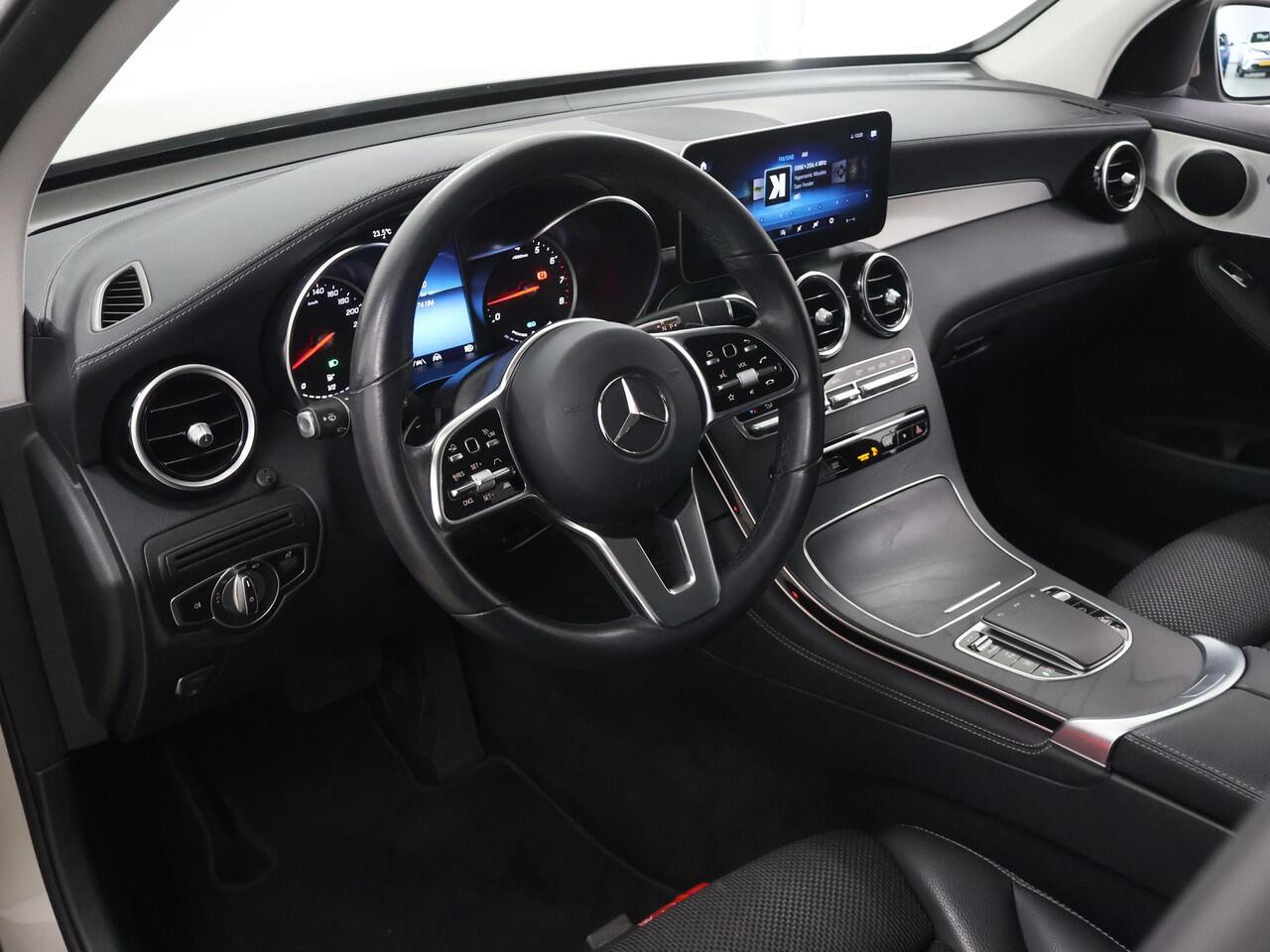 Mercedes-Benz GLC-KLASSE 200 4MATIC Premium | Stoelverwarming | Achteruitrijcamera | Widescreen | Sfeerverlichting |