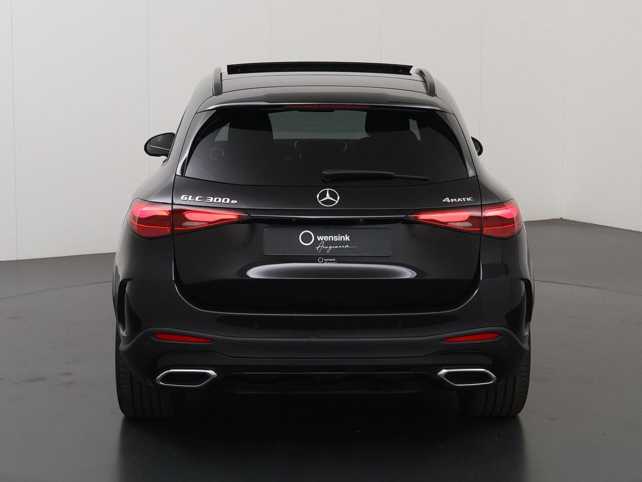 Mercedes-Benz GLC-KLASSE 300e 4MATIC AMG Line | Panoramadak | Trekhaak | Carbon | Winter pakket | 360 camera | Keyless GO |