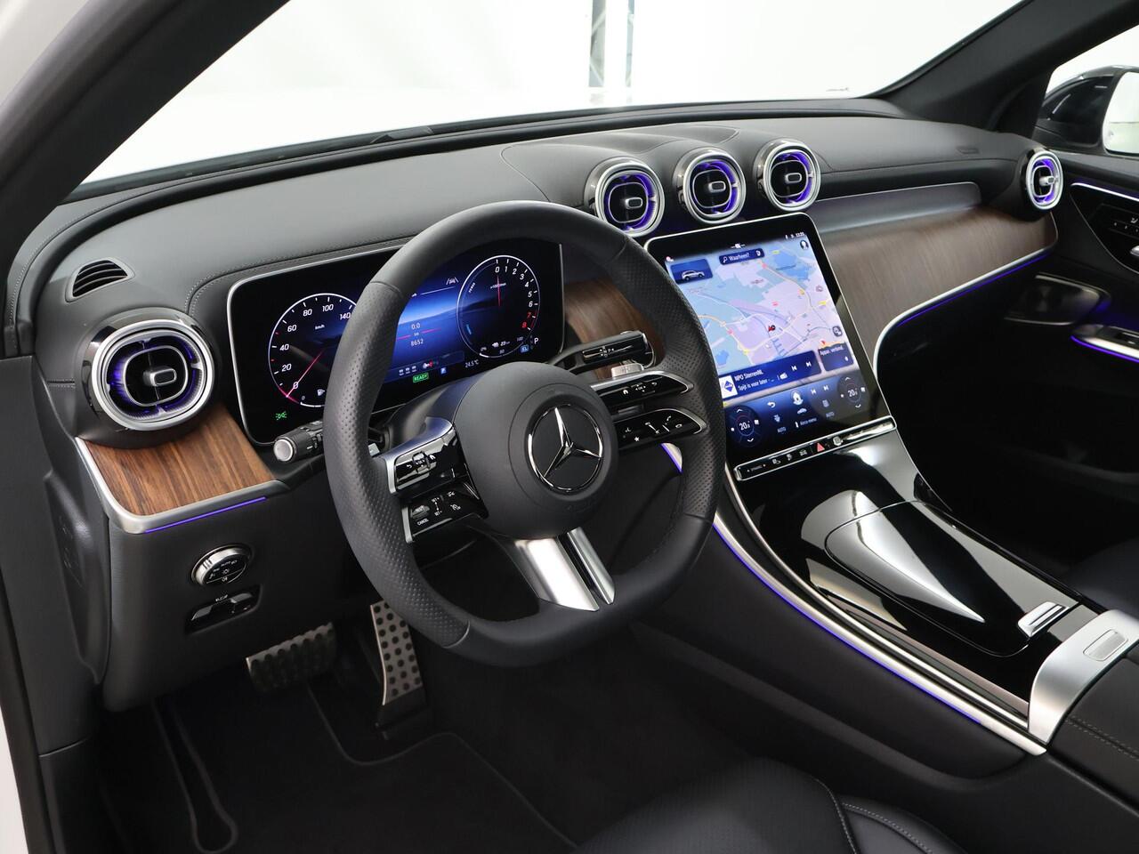 Mercedes-Benz GLC-KLASSE 300e 4MATIC AMG Line | Burmester | Panoramadak | Trekhaak | Memory | Keyless | Night pakket |