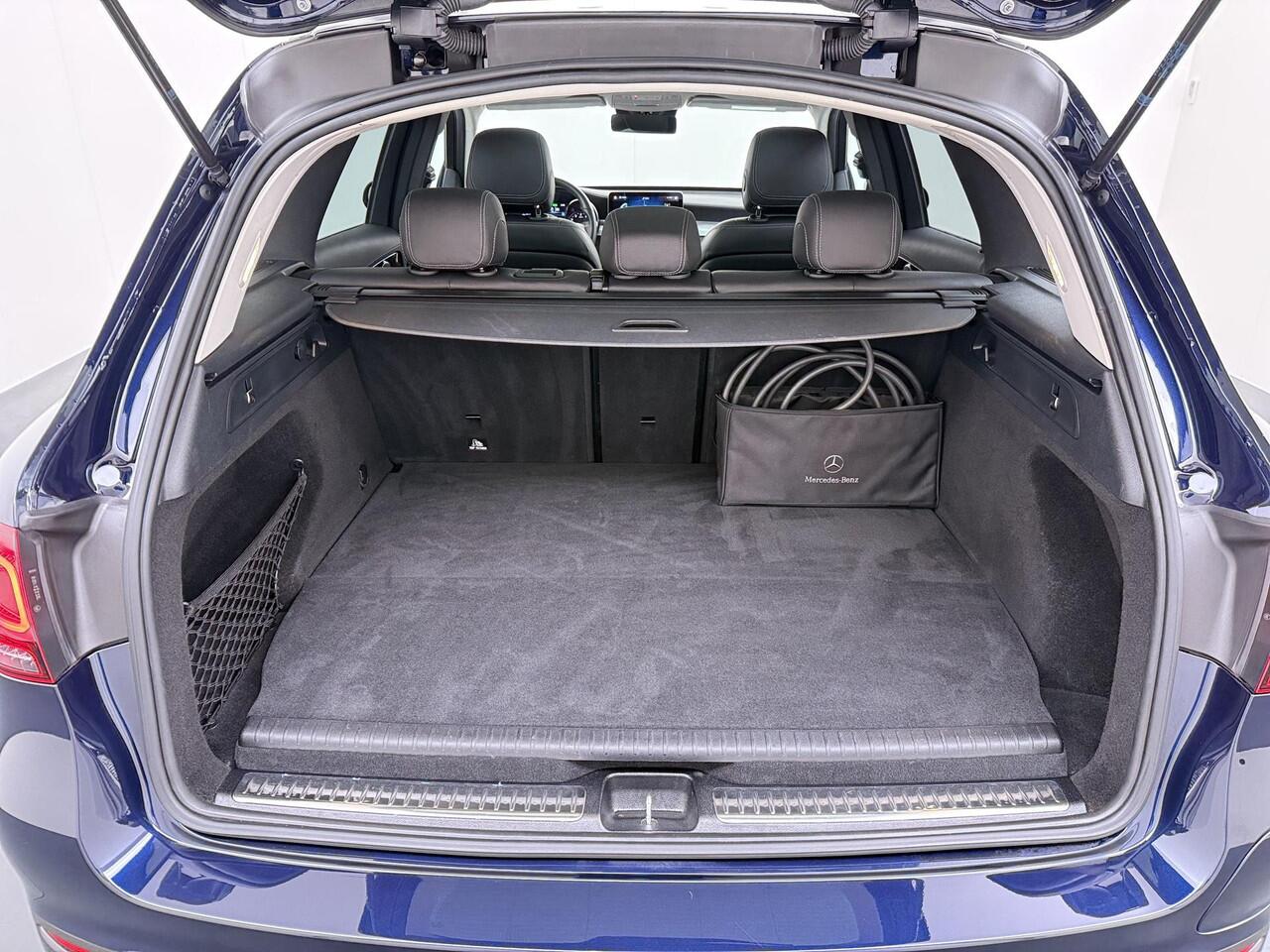 Mercedes-Benz GLC-KLASSE 300e 4MATIC Premium Plus | PHEV PLUG-IN HYBRIDE | MEGA VETTE AUTO | PANORAMA DAK | 20INCH | CAMERA | ELEKTRISCHE KLEP | KEYLESS ENTRY + START | DODEHOEK | RIJKLAAR + 12 MND BOVAG GARANTIE!