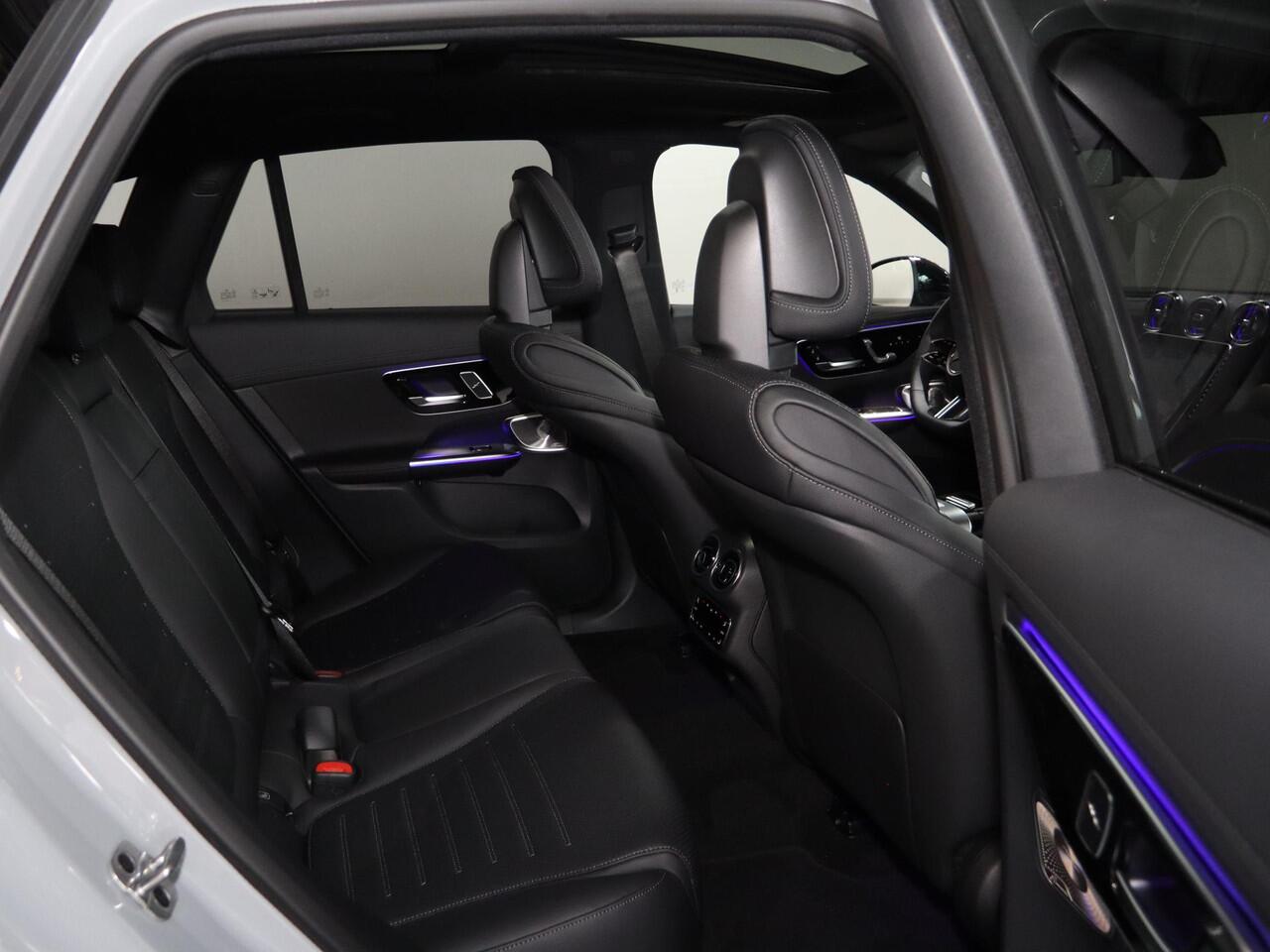 Mercedes-Benz GLC-KLASSE 300e 4MATIC Sport Edition | Panoramaschuifdak | Premium Plus | Rijassistentiepakket plus | Head-up display | Burmester | Nightpakket | Trekhaak |