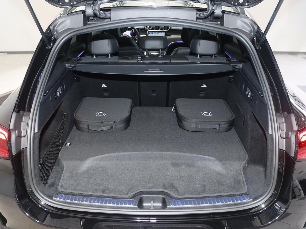 Mercedes-Benz GLC-KLASSE 300e 4MATIC Sport Edition | Panoramaschuifdak | Night | Premium pakket | 360° camera |