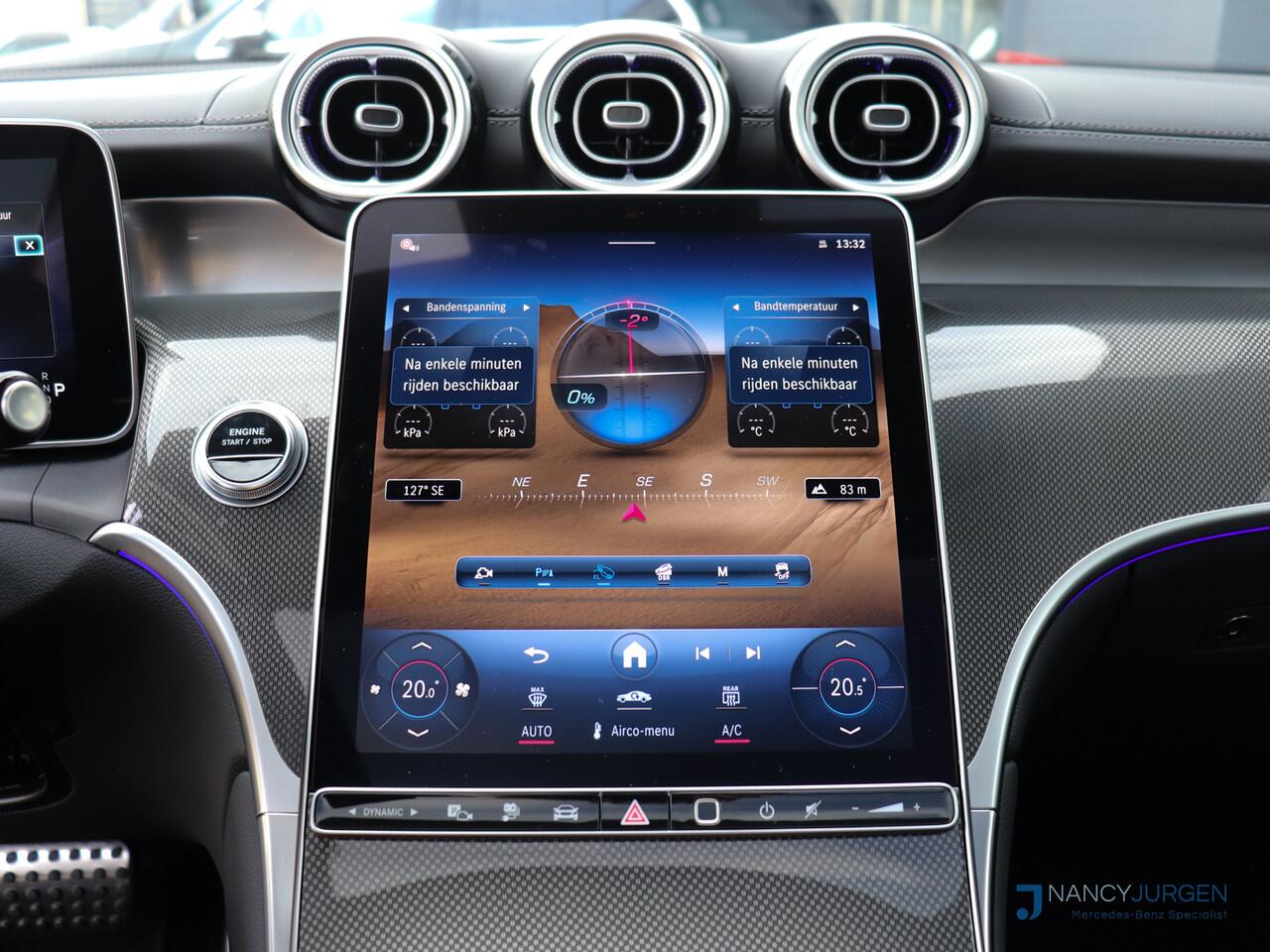 Mercedes-Benz GLC-KLASSE 300e 4M | AMG | Act. Distronic | Ambiente Light | MBUX High End | Elektr. Panoramadak | Night Pakket | Winter Pakket | Parkeer Pakket + 360* Camera | Wegdraaibare Trekhaak | 360 Guard Diefstal Bev. Plus |