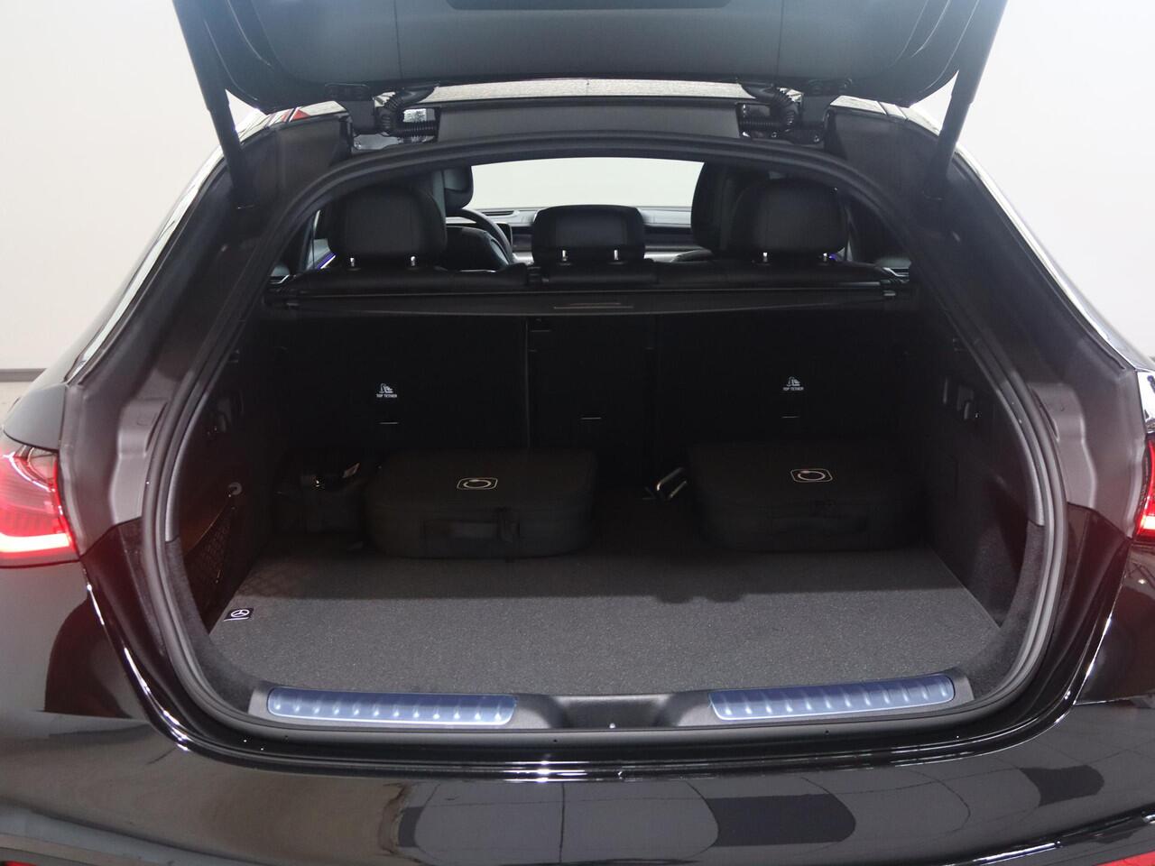 Mercedes-Benz GLC-KLASSE Coupé 300e 4MATIC Sport Edition | Panoramadak | Premium Plus | AIRMATIC | Burmester | Achterasbesturing | Rij-assistentiepakket