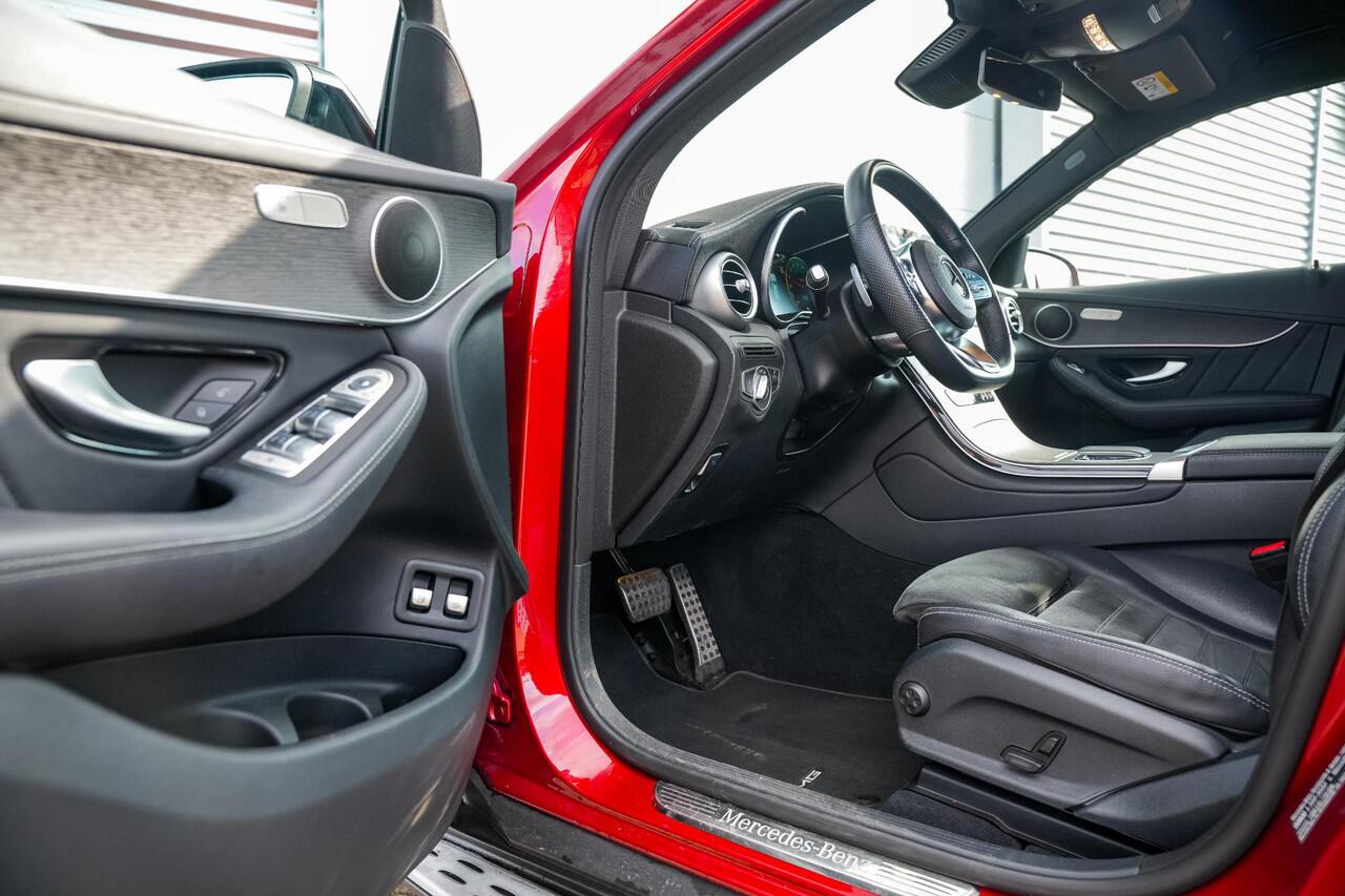 Mercedes-Benz GLC-KLASSE 300e 4MATIC Business Solution AMG Camera Leer Navi Virtual Dash Stoelverw.