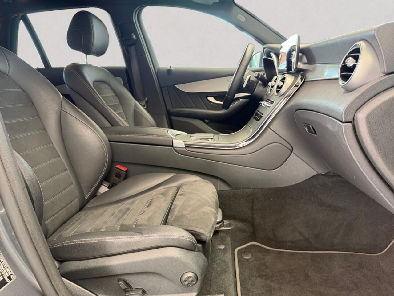 Mercedes-Benz GLC-KLASSE 300e 4M Business Solution AMG+ trekhaak elektrisch