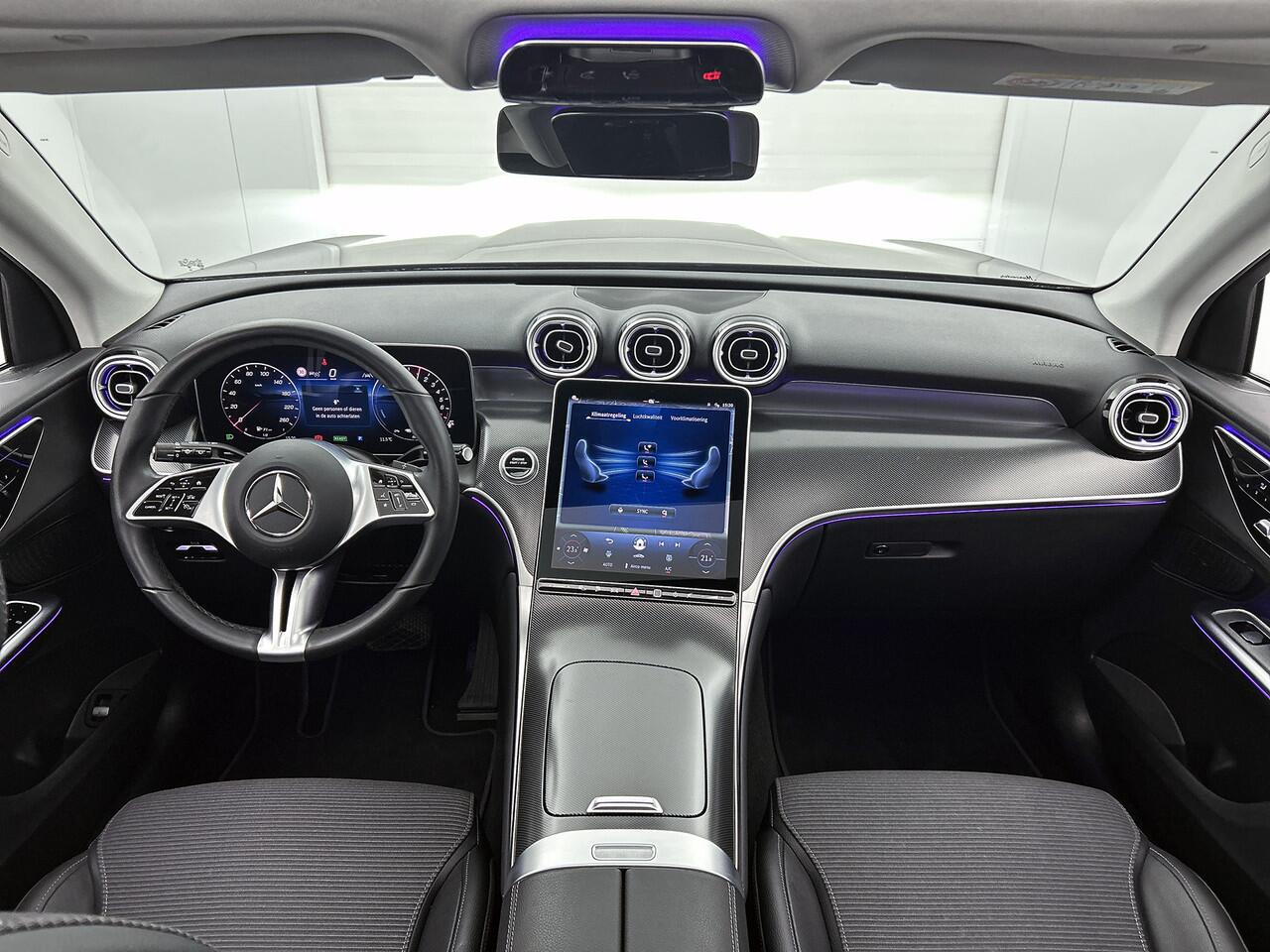 Mercedes-Benz GLC-KLASSE 300 e 4MATIC Luxury Plug-In Hybride | Avantgarde Advanced Plus | Panoramadak | Distronic | 360° camera | Stuur en Stoelverwarming | Inclusief 24 maanden MB Certified garantie voor Europa.