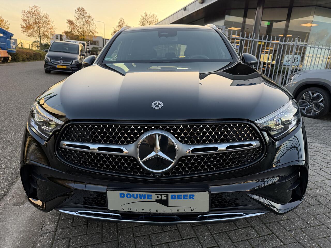 Mercedes-Benz GLC-KLASSE 300e 4MATIC AMG Line Premium Pano-Dak | Burmester | Treeplanken | Keyless | 360-Camera | Stoelverw. voor en achter