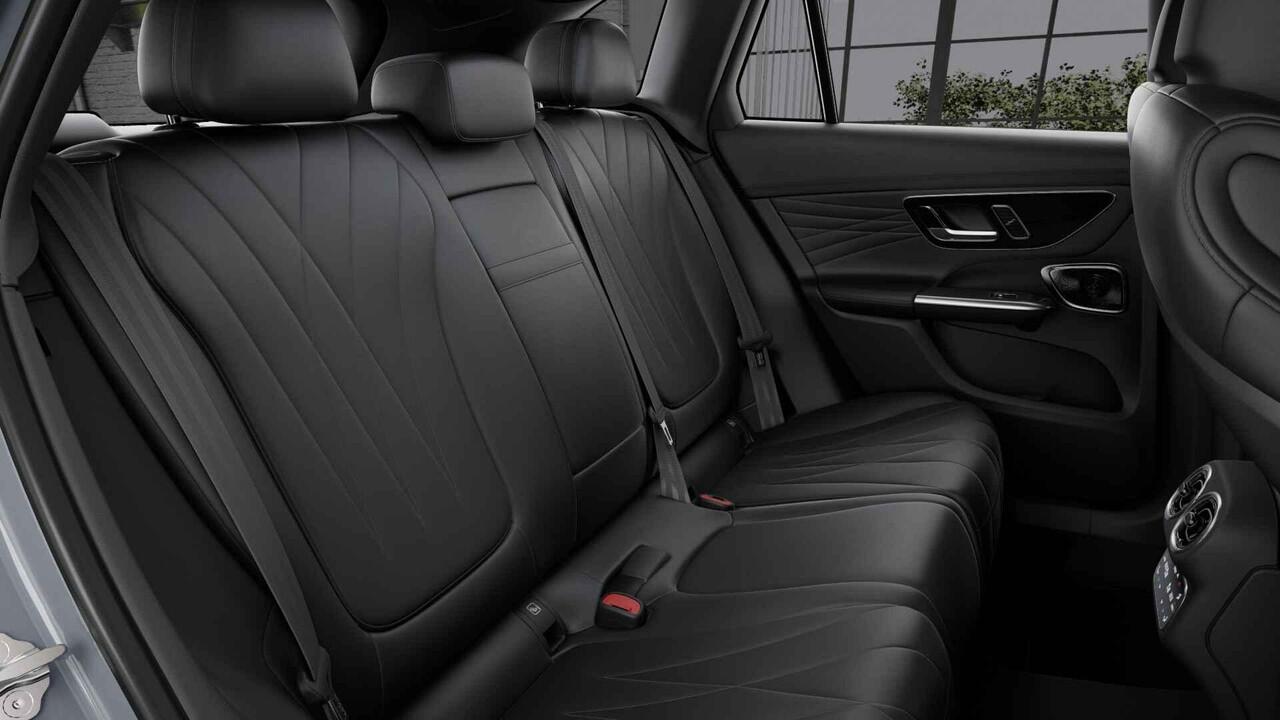 Mercedes-Benz GLC-KLASSE 300e 4MATIC Sport Edition | Panoramaschuifdak | Premium Plus | Nappa Leder | Rijassistentiepakket Plus | Burmester | Trekhaak |