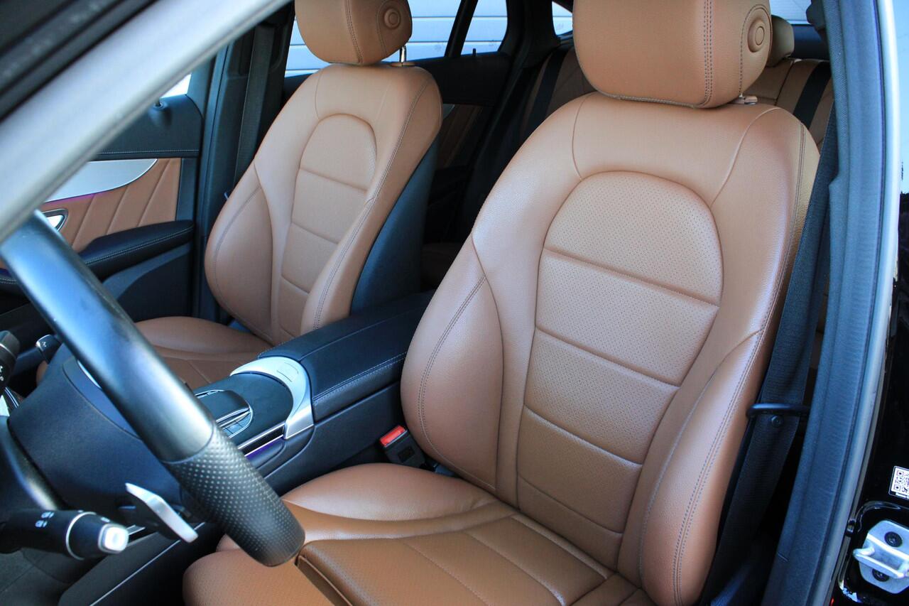 Mercedes-Benz GLC-KLASSE Coupé 300e 4M AMG Schuifdak | Trekhaak | Bruin Leder | 360 Camera | Night | 21" AMG Velgen | BTW