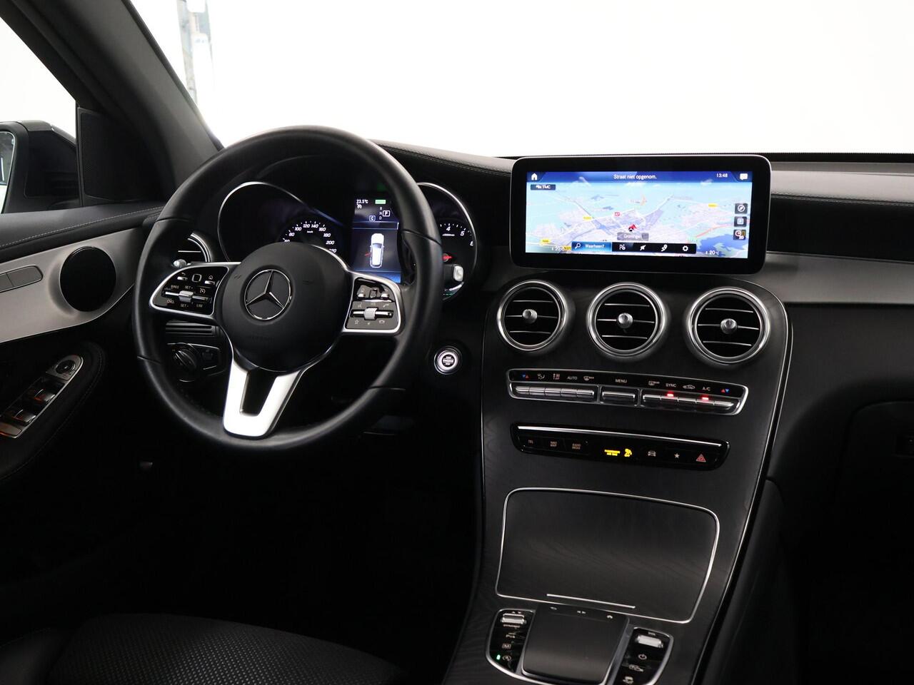 Mercedes-Benz GLC-KLASSE 200 4MATIC Advantage | Night | 19" lichtmetalen velgen | Stoelverwarming |