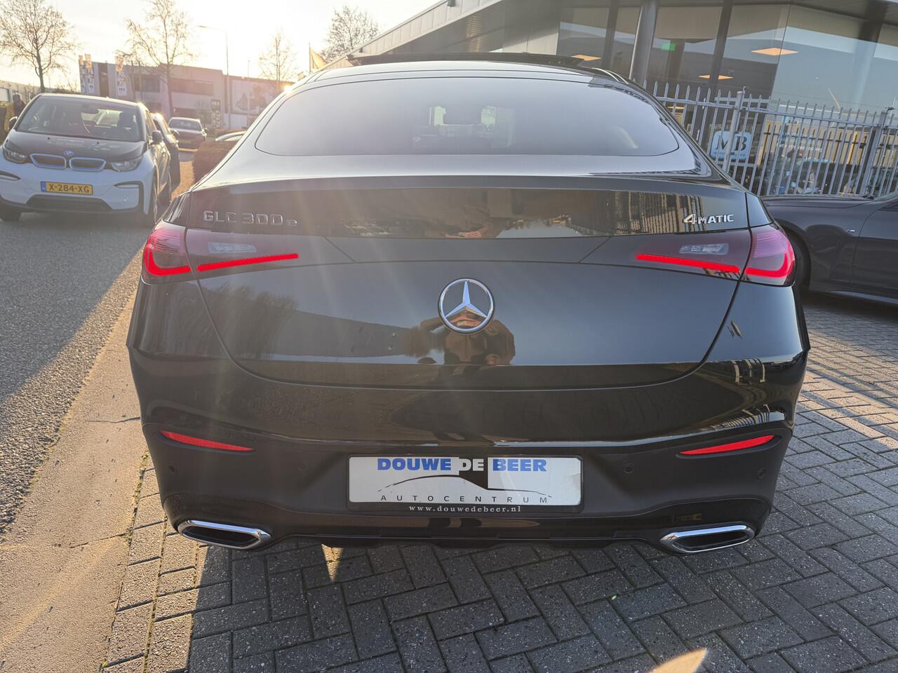 Mercedes-Benz GLC-KLASSE Coupé 300e 4MATIC AMG Line Plus Pano-Dak | Trekhaak | 360-camera | Keyless | Excl. Leer