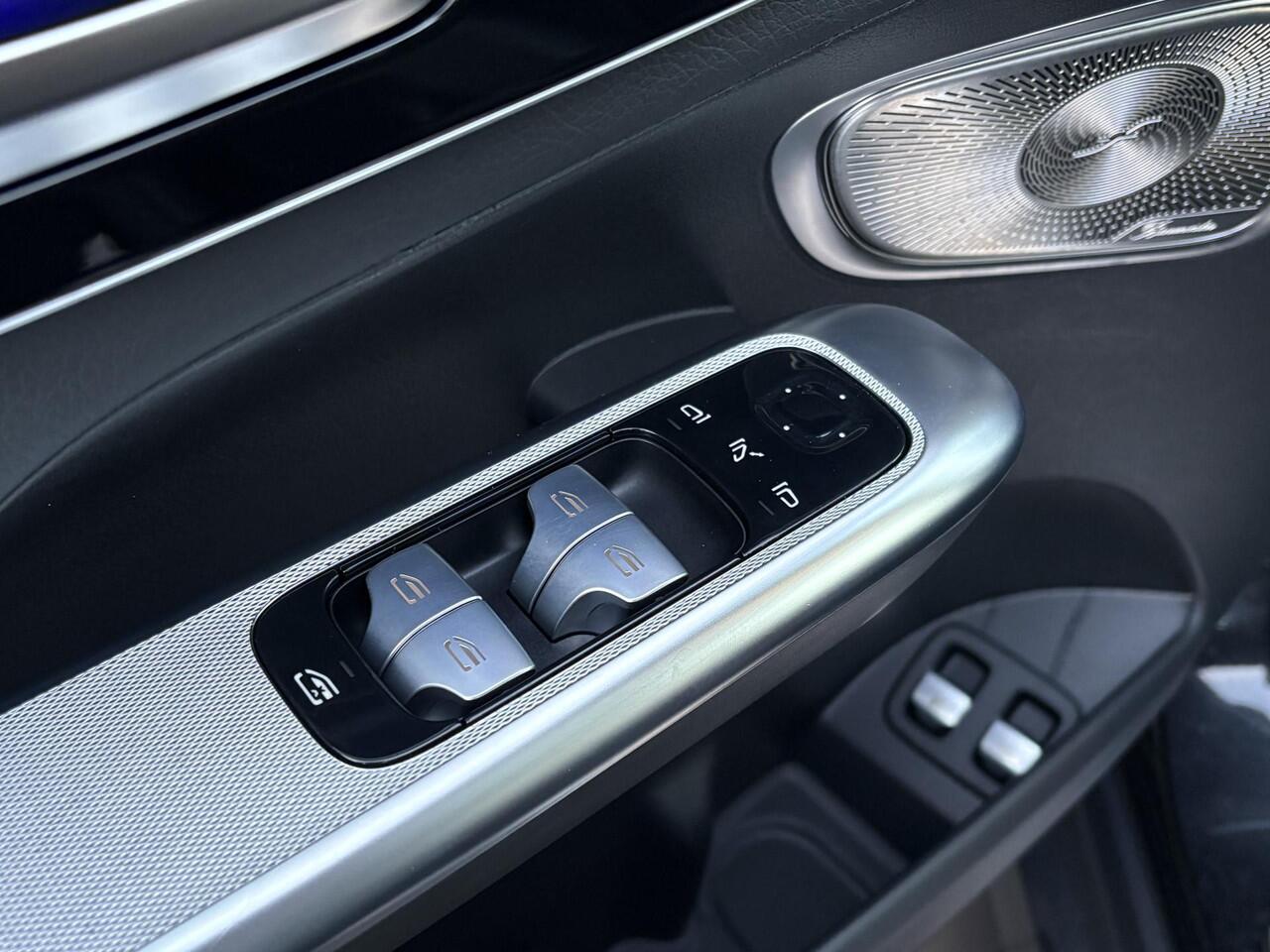 Mercedes-Benz GLC-KLASSE 300e 4MATIC AMG Line | Pano | Burmester | Trekhaak |