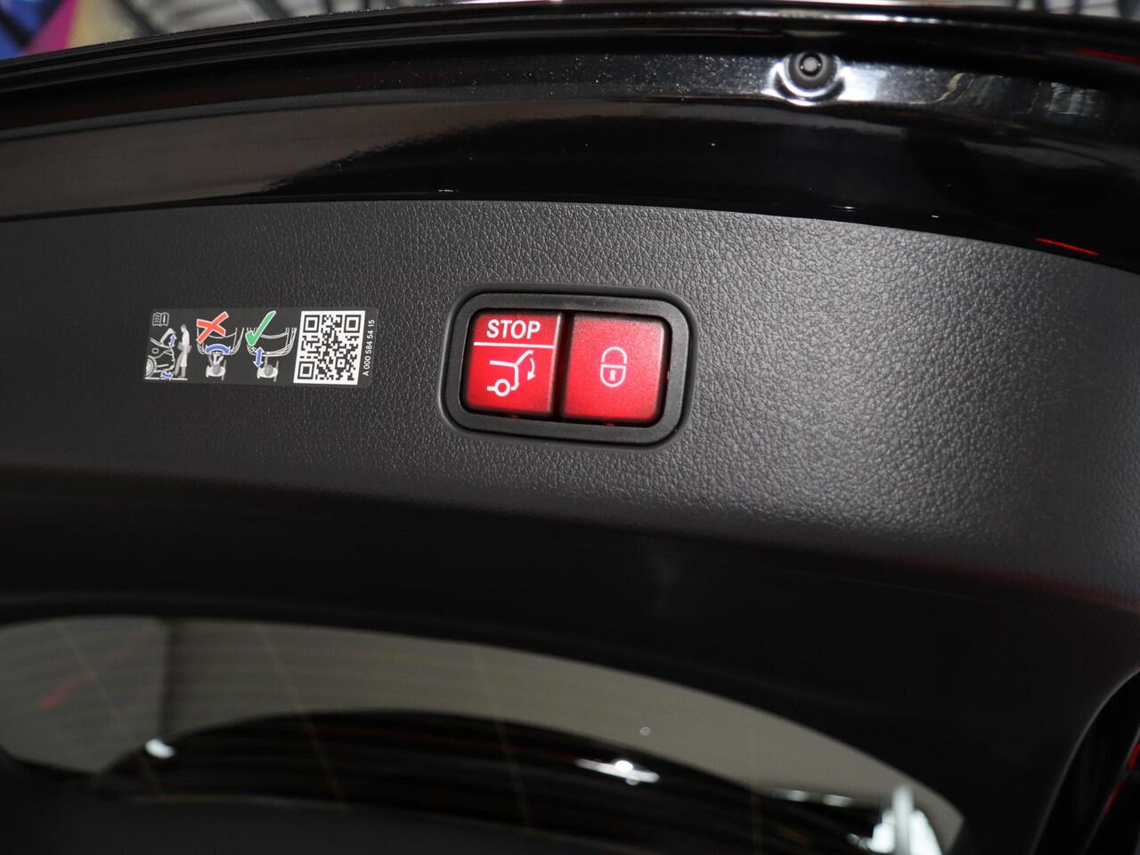 Mercedes-Benz GLC-KLASSE 300e 4MATIC Sport Edition | Panoramaschuifdak | Premium pakket | Nightpakket | 360° camera | Dodehoekassistent | DIGITAL LIGHT |