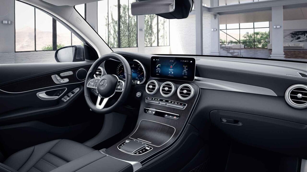 Mercedes-Benz GLC-KLASSE 300e 4MATIC | AMG | Panoramadak | Memory | Widescreen | Trekhaak | Stoelventilatie | Rijassistentiepakket | Keyless |