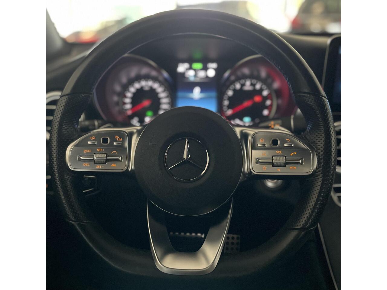 Mercedes-Benz GLC-KLASSE 300e AMG | Distronic | Trekhaak | 360-camera