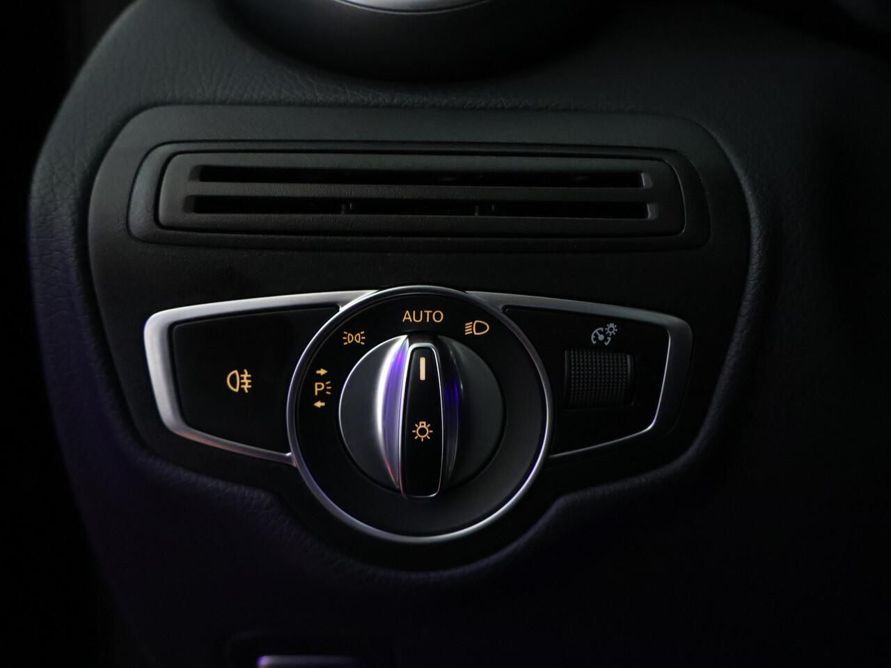 Mercedes-Benz GLC-KLASSE 300 4MATIC | 360°-camera | Schuifdak | Distronic | Apple Carplay | Sfeerverlichting | Inclusief 24 maanden MB Certified garantie voor Europa.