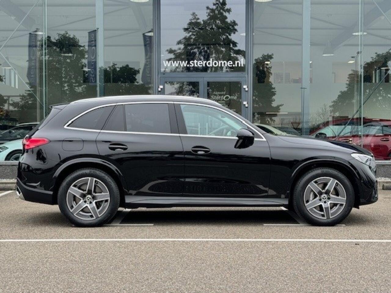 Mercedes-Benz GLC-KLASSE 300e 4MATIC AMG I Airmatic l Gestuurde achteras l Panoramadak l Burmester l Distronic l LED met adaptief groot licht assistent l Memory l MBUX l Wegklapbare trekhaak l Sfeerverlichting l 360 Camera | Techniek- pakket l Winter pakket l Smartphone integrati