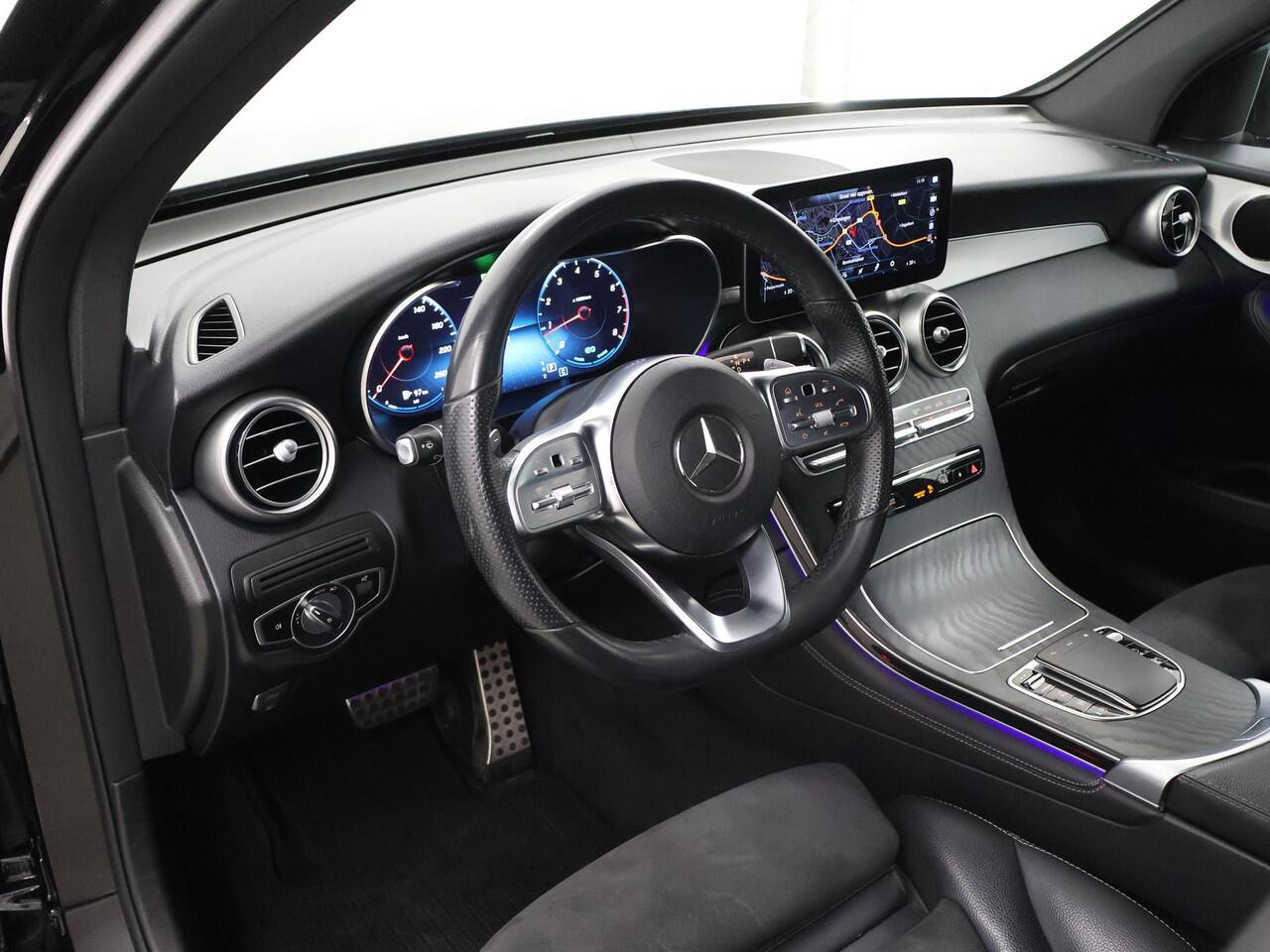 Mercedes-Benz GLC-KLASSE 200 Premium | Stoelverwarming | AMG styling | Dode hoek assistent |